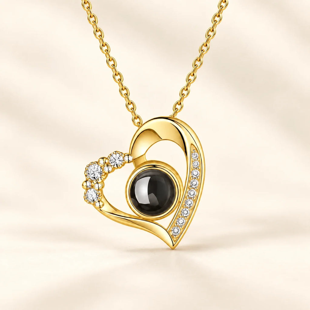 Heart pendant in gold-tone
