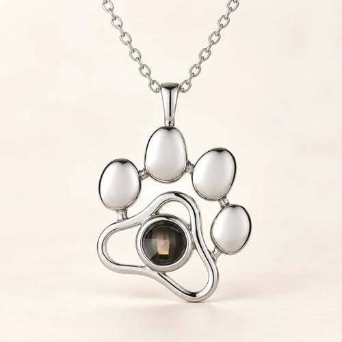 Paw pendant in silver-tone